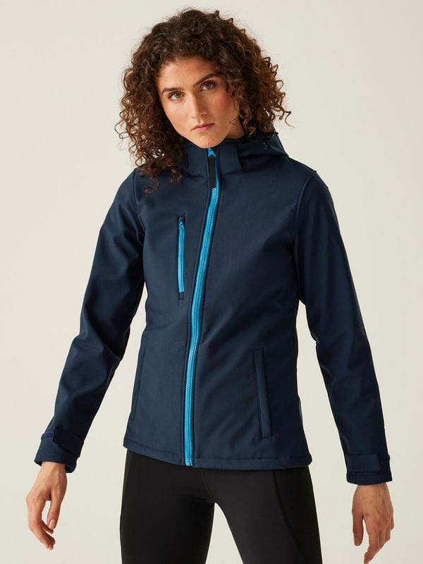 TRA702 Regatta Venturer